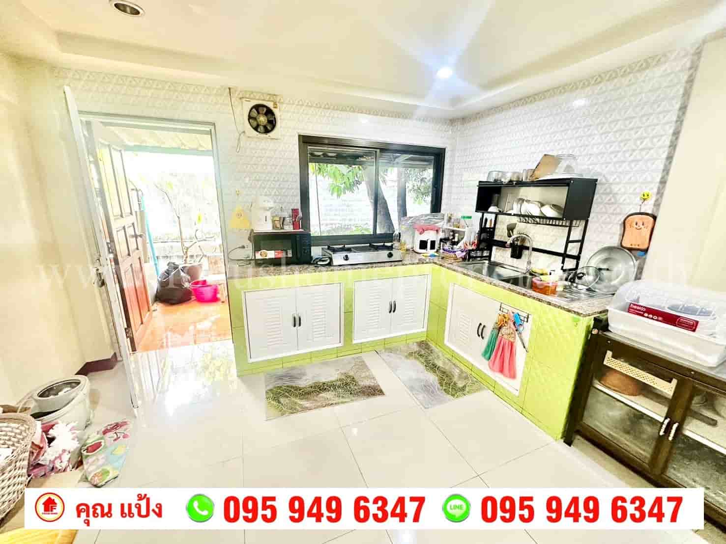 ขาย ตึกแถว 4 ชั้นครึ่ง หน้าโรงเรียนอนุราชประสิทธิ์ สนามบินน้ำ